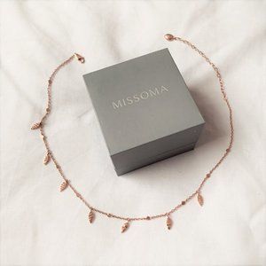 New In Box Missoma Gold Leaf Choker Necklace